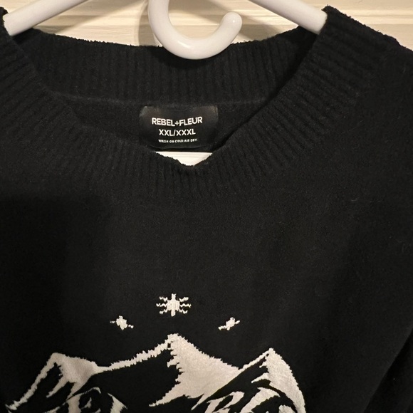 Velaris ACOTAR Sweater - Picture 2 of 5